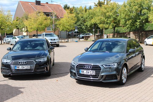Zwei Autos (Audi)